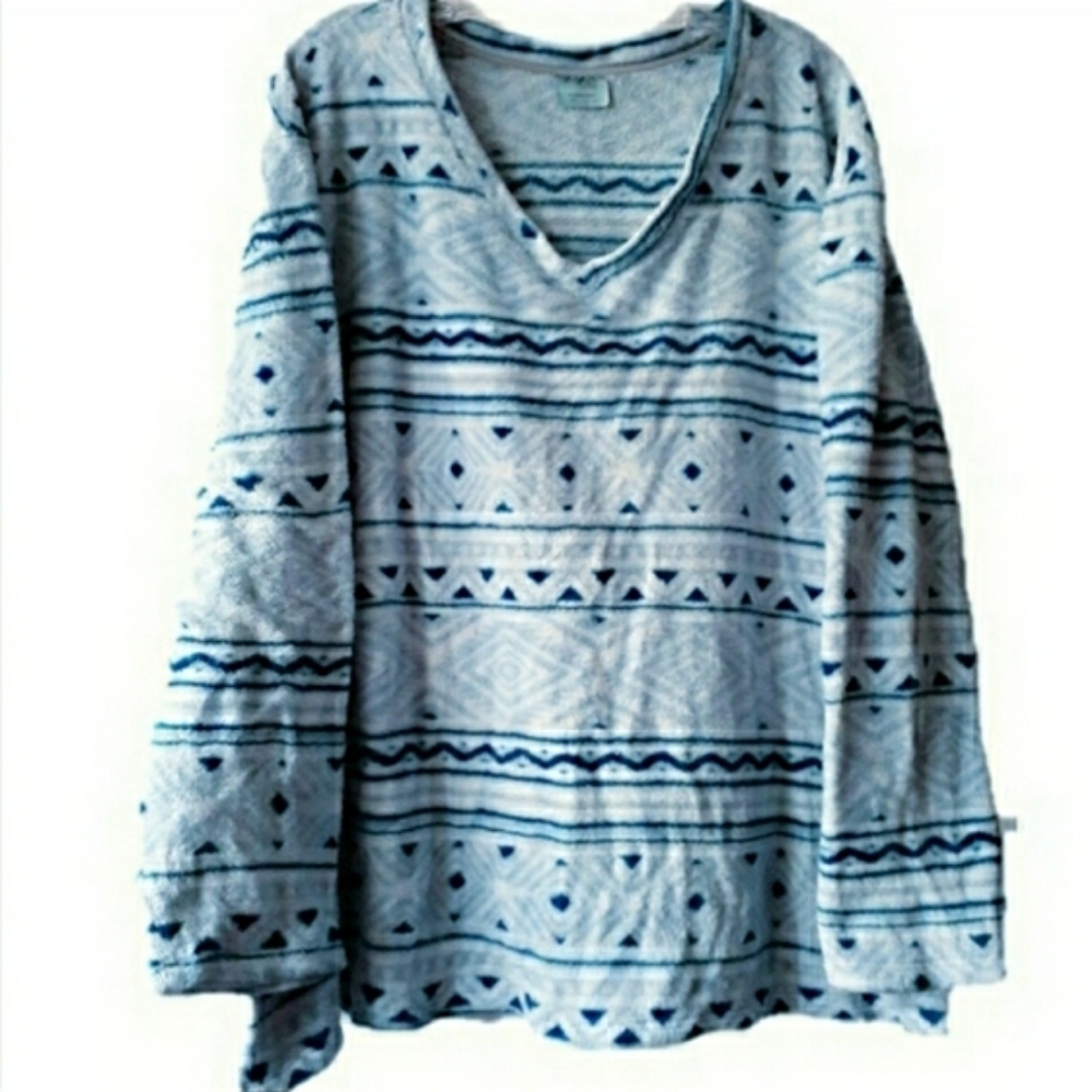 🪴 Danskin Nordic Fuzzy Sweater